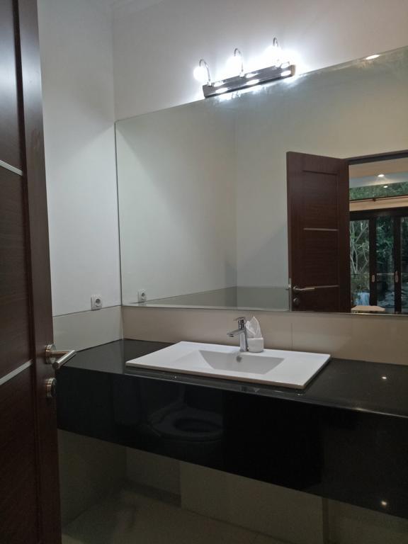 Legong Guesthouse อูบุด ภายนอก รูปภาพ