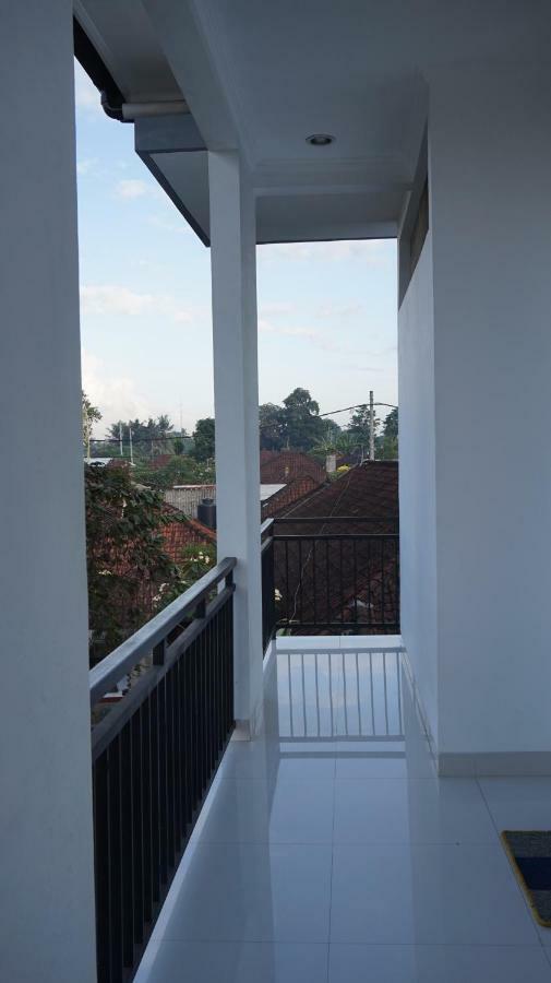 Legong Guesthouse อูบุด ภายนอก รูปภาพ